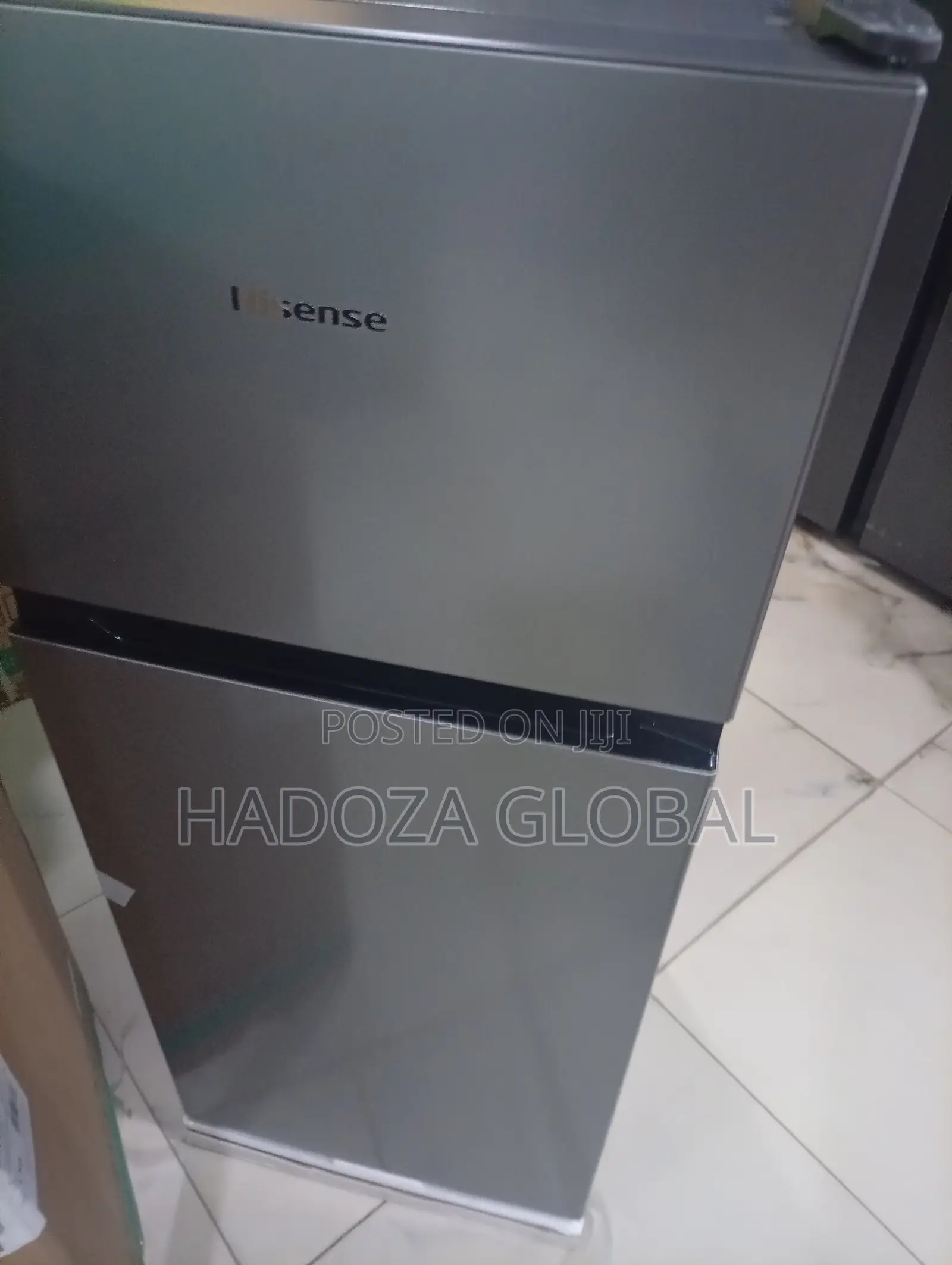 Hisense 124L Top Freezer Fridge With LED Lighting – 172DR