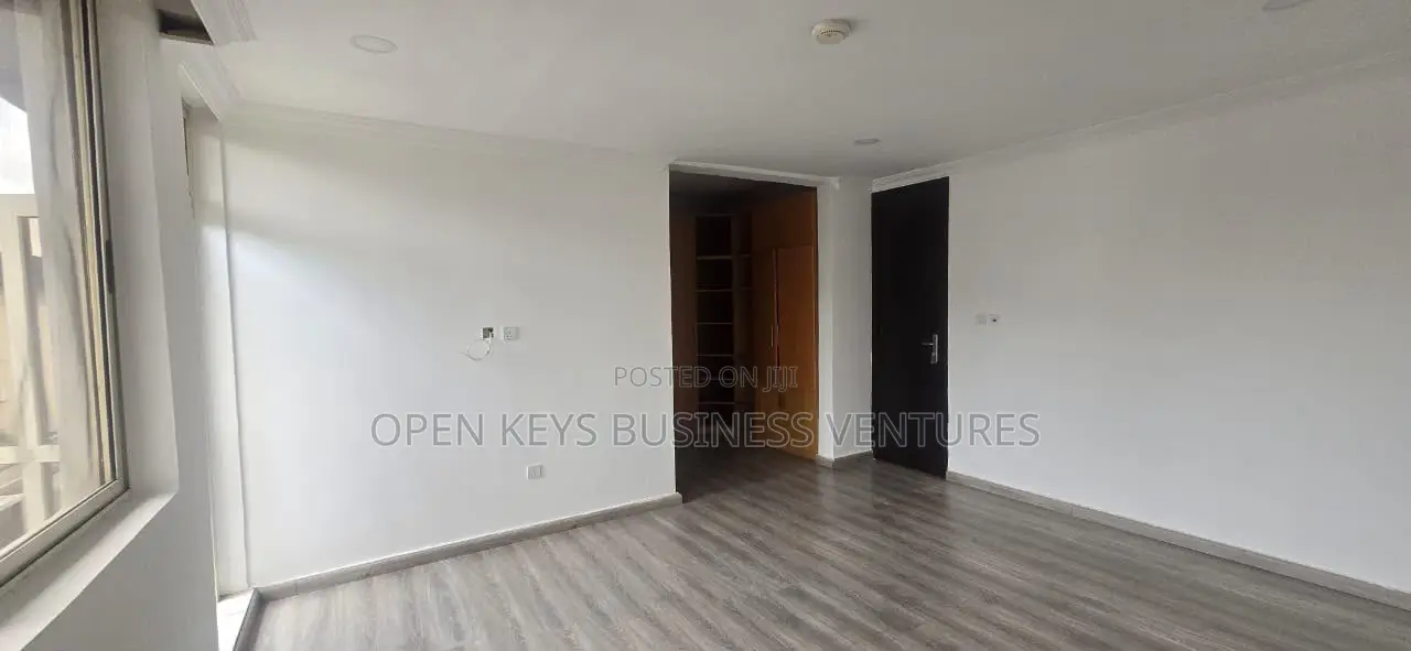 Furnished 4bdrm Duplex in Banana Island for rent