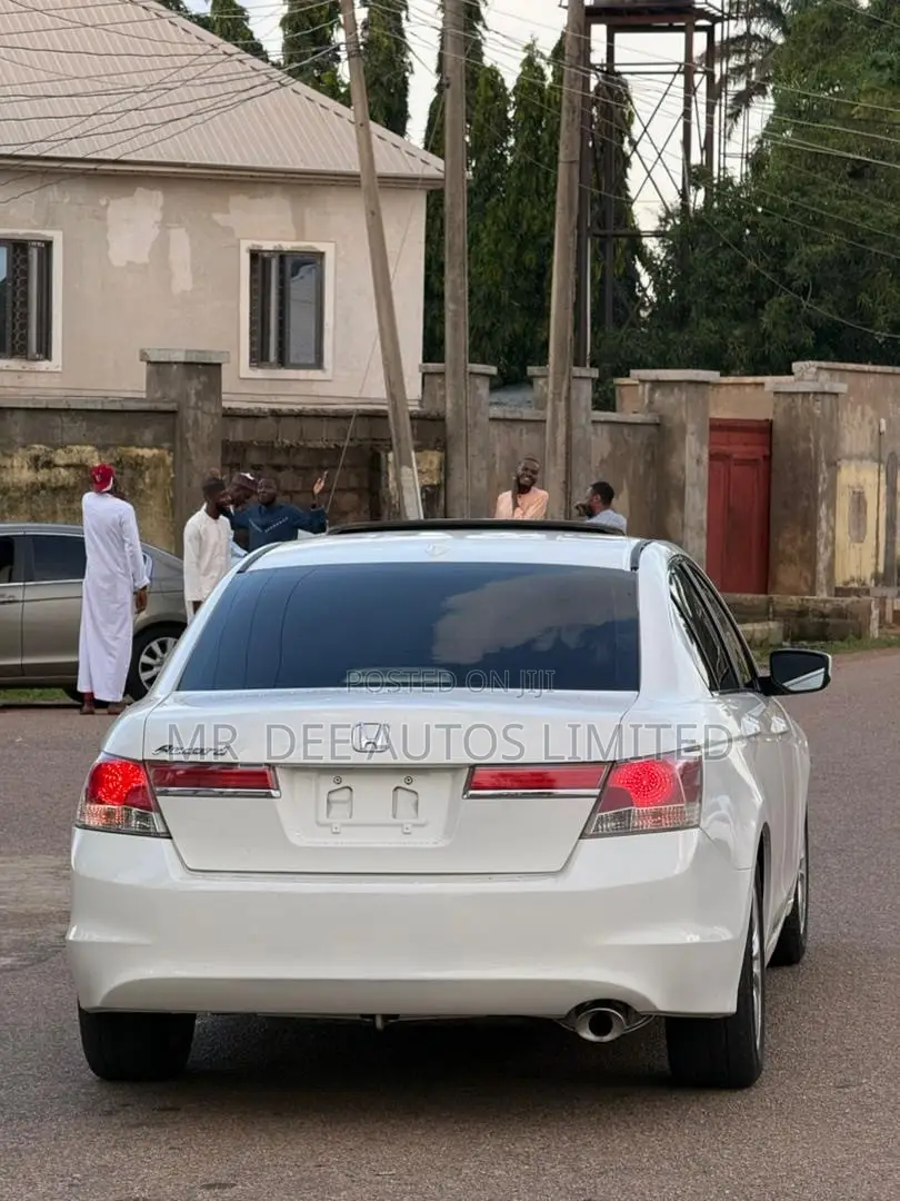 Honda Accord 2011 White