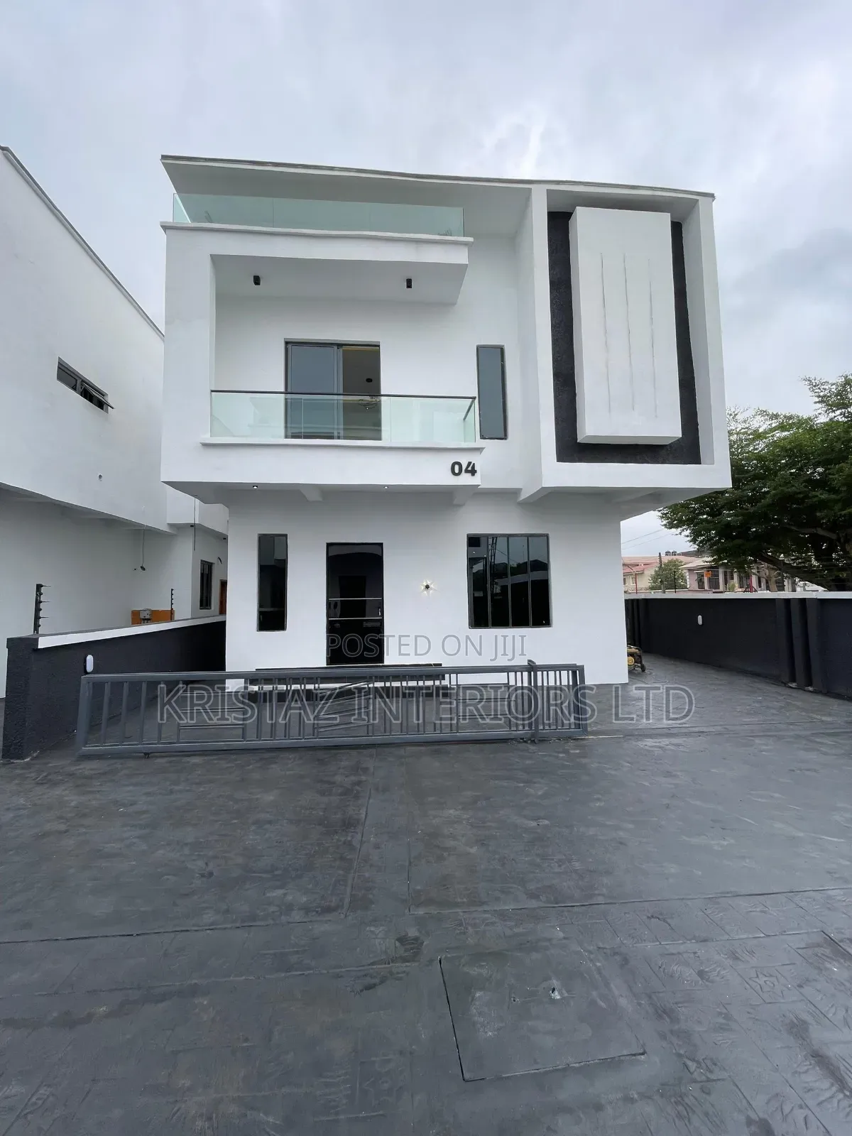 4bdrm Duplex in Idado for sale