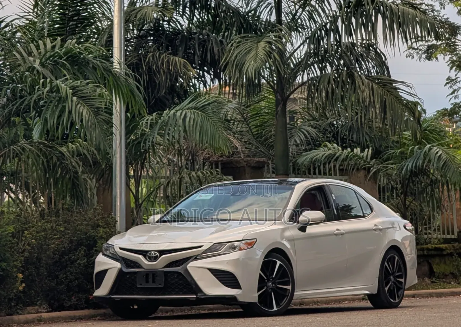 Toyota Camry XSE FWD (2.5L 4cyl 8AM) 2018 White