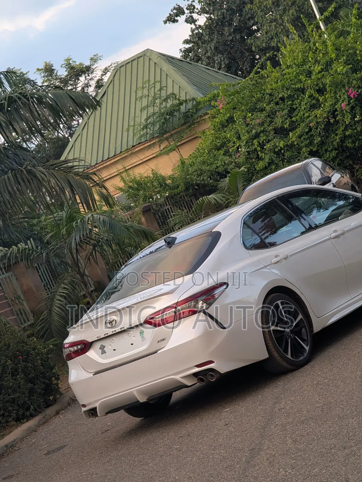 Toyota Camry XSE FWD (2.5L 4cyl 8AM) 2018 White