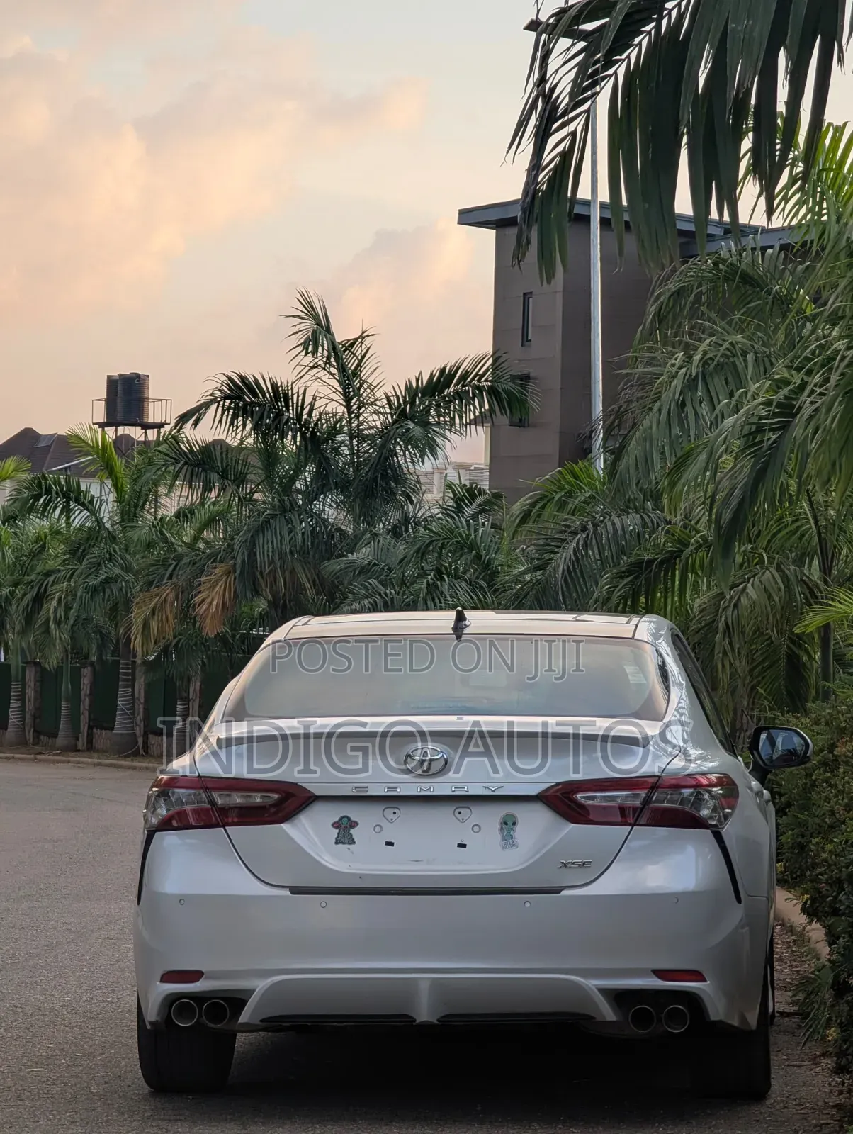 Toyota Camry XSE FWD (2.5L 4cyl 8AM) 2018 White