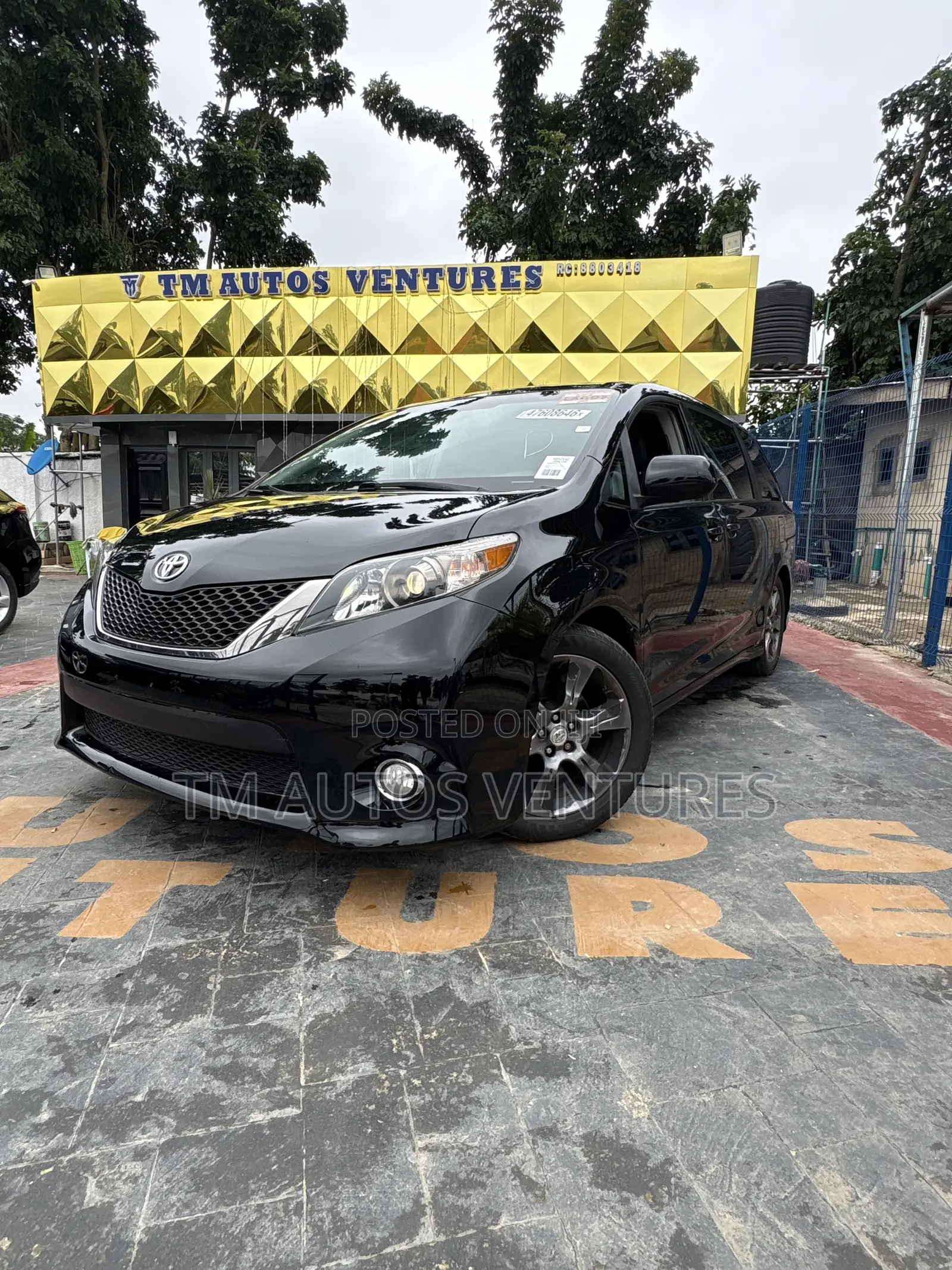 Toyota Sienna 2013 Black