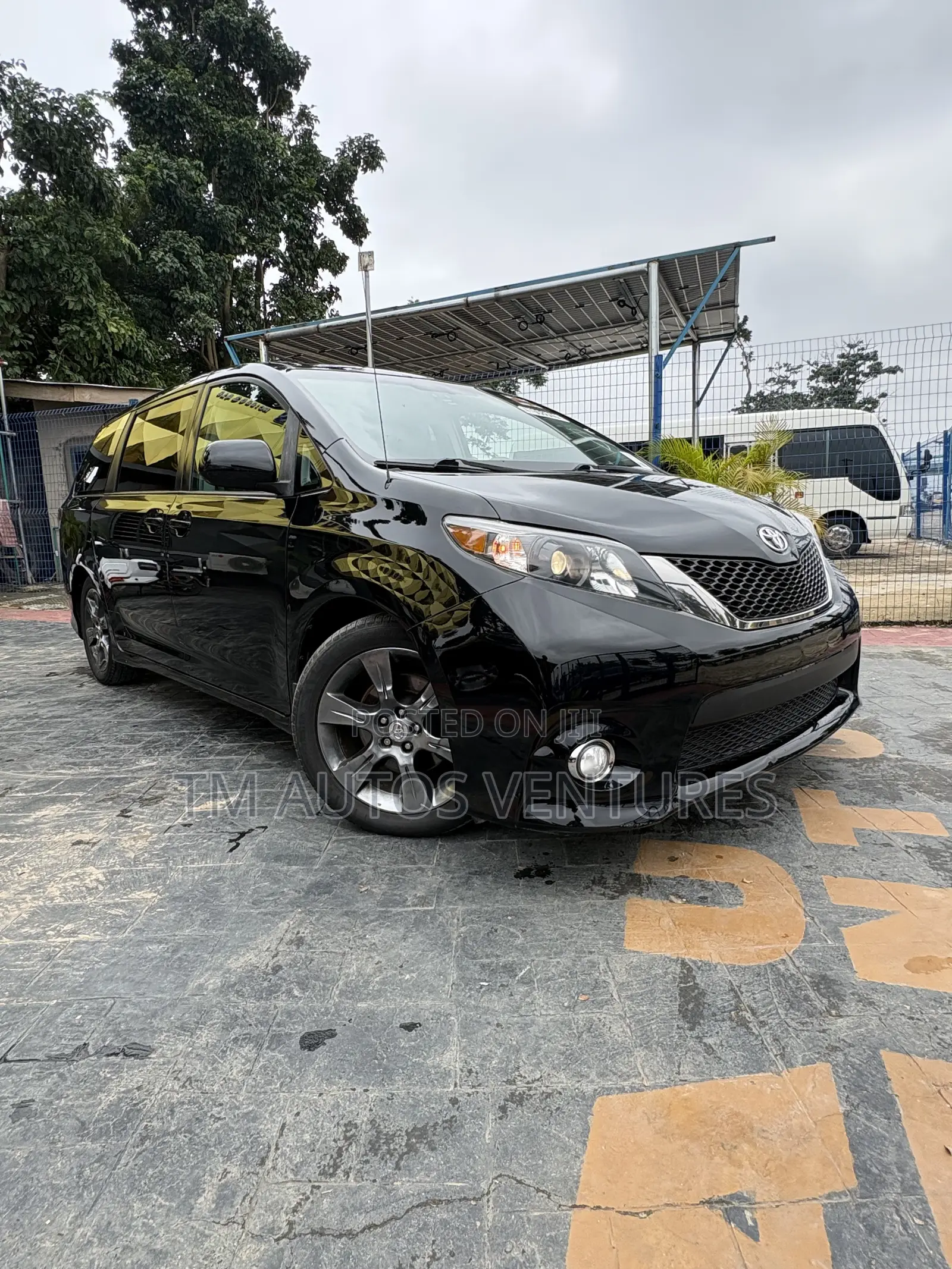 Toyota Sienna 2013 Black