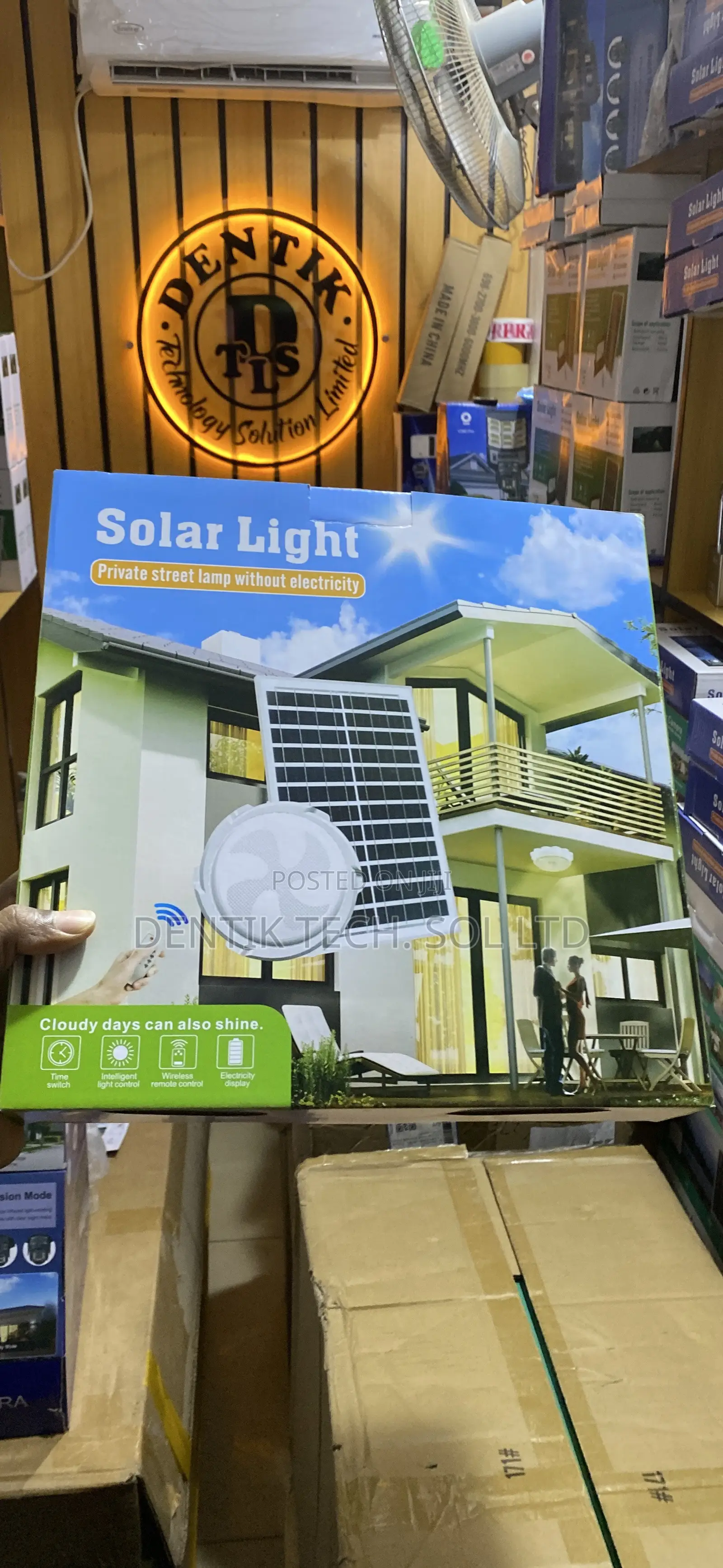 Solar Indoor / Outdoor Ceiling Light With Remote Control - 300watts