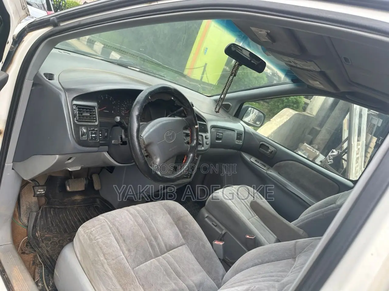 Toyota Sienna 2000 White