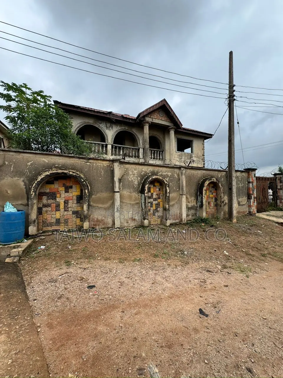 5bdrm Duplex in Idishin for sale