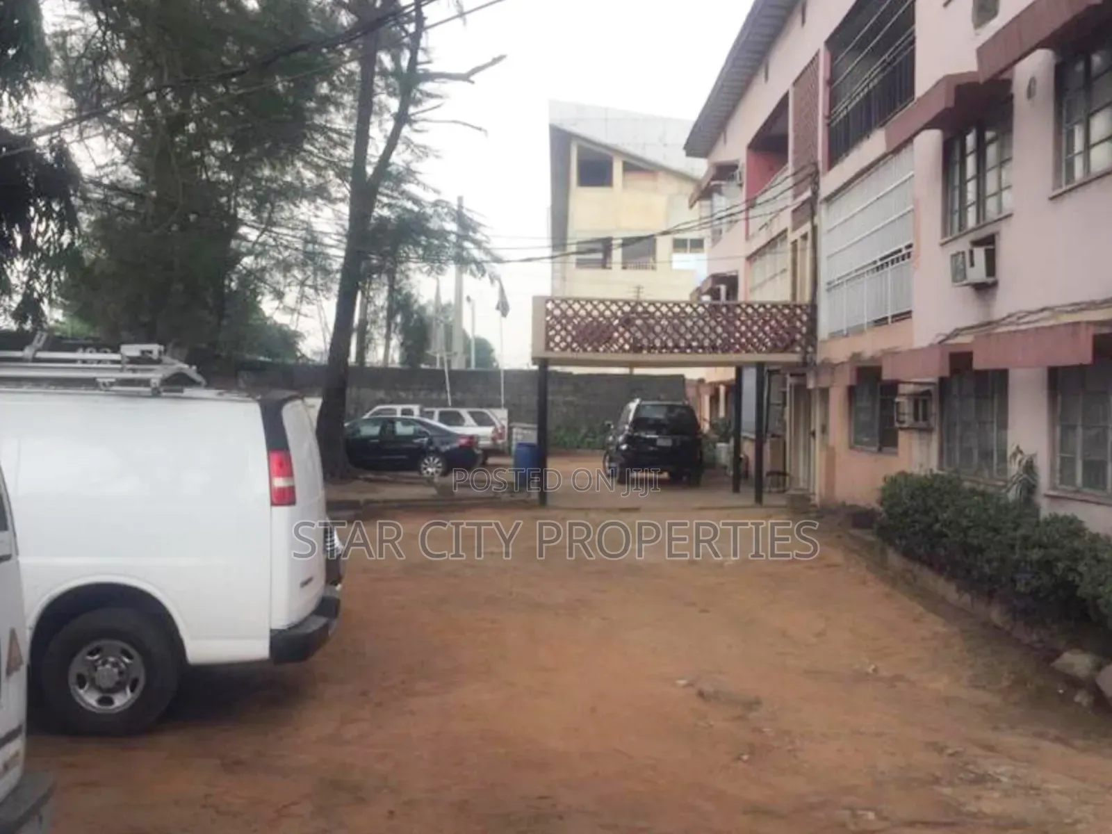 A Cornerpiece 2400sqms Land Directly on Ikorodu Road Palmgrove