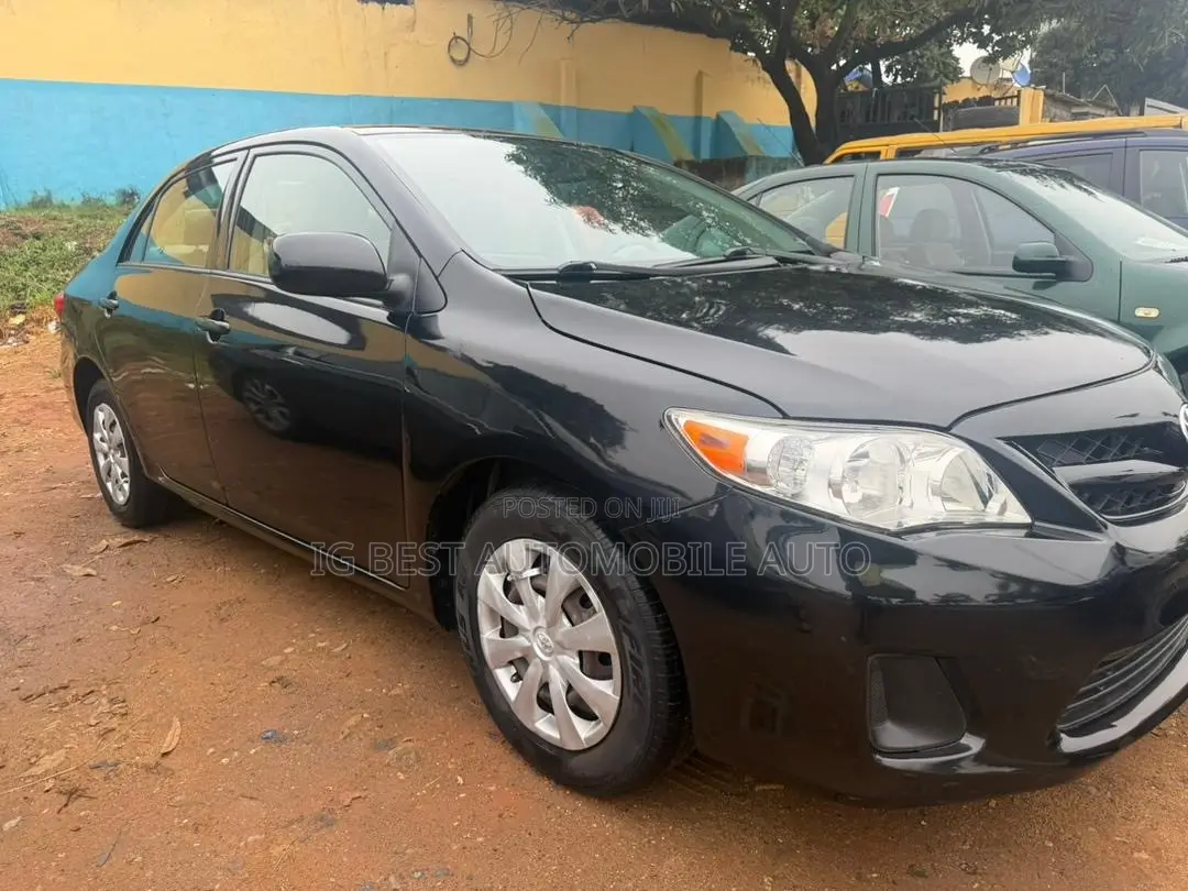 Toyota Corolla LE 4dr Sedan (1.8L 4cyl 4A) 2011 Black
