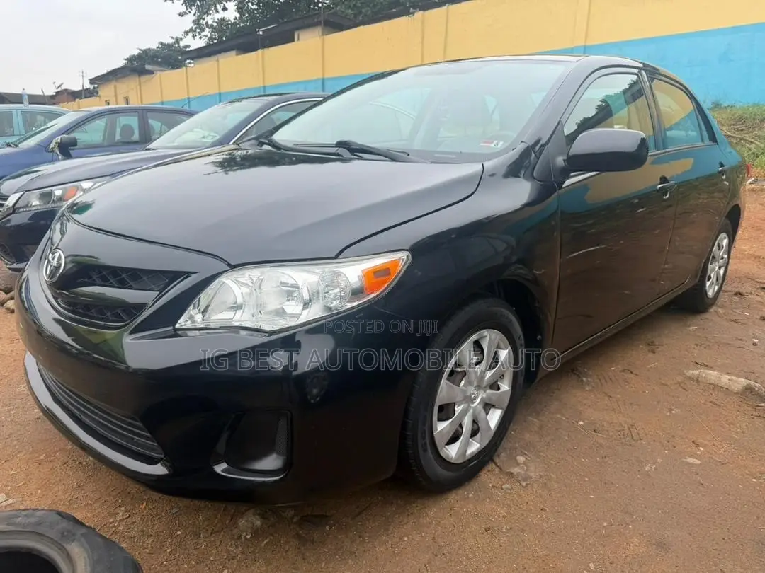 Toyota Corolla LE 4dr Sedan (1.8L 4cyl 4A) 2011 Black