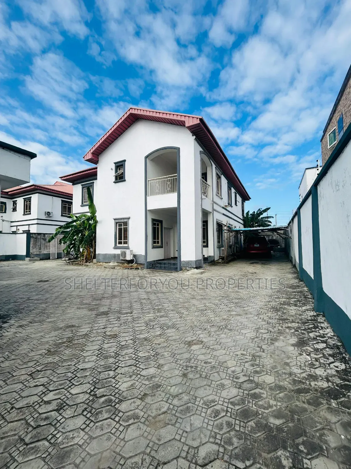 1bdrm Apartment in Lekki Phase 1 for rent