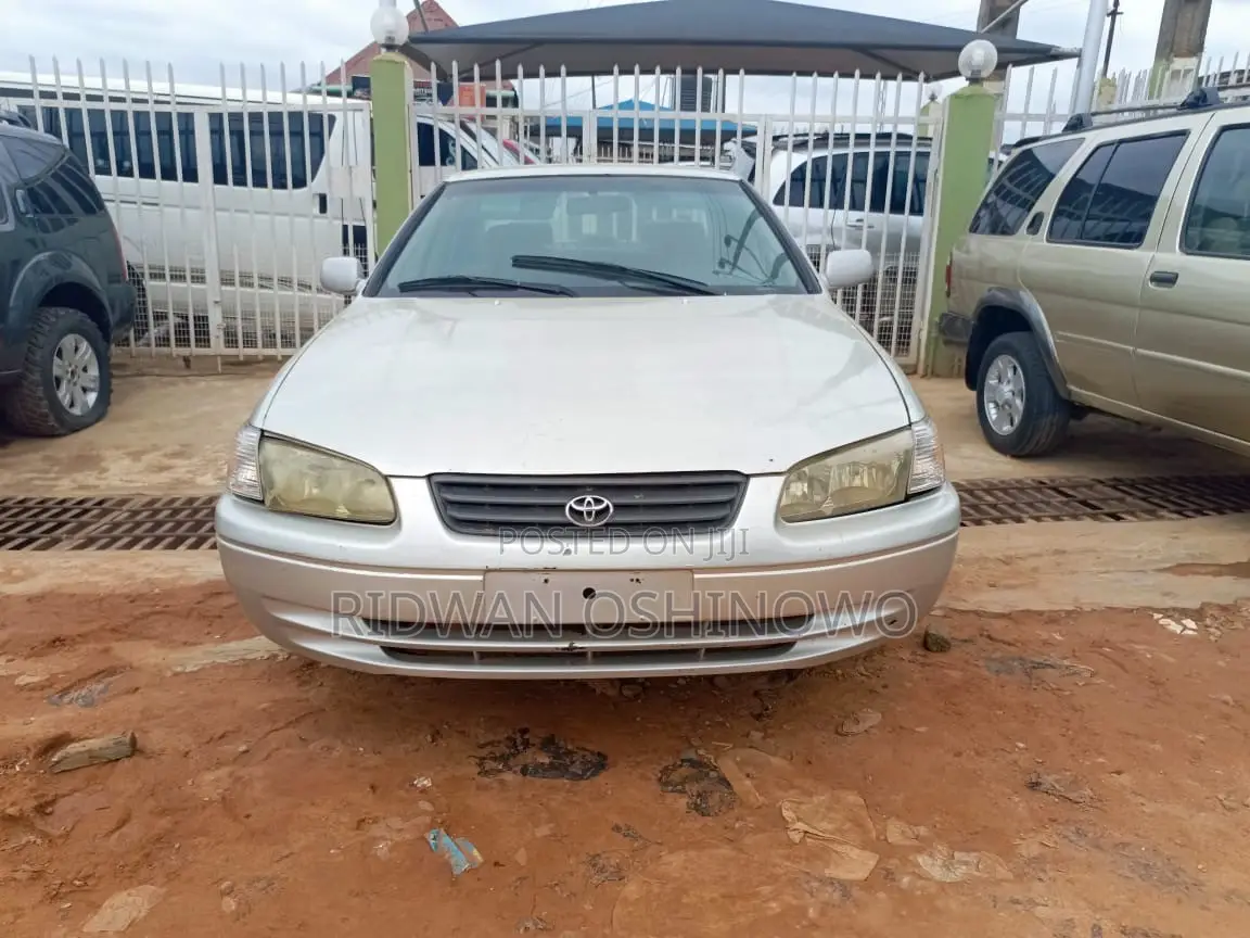 Toyota Camry 2002 Silver