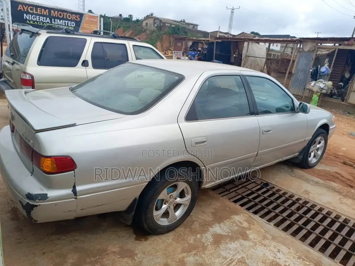 Toyota Camry 2002 Silver