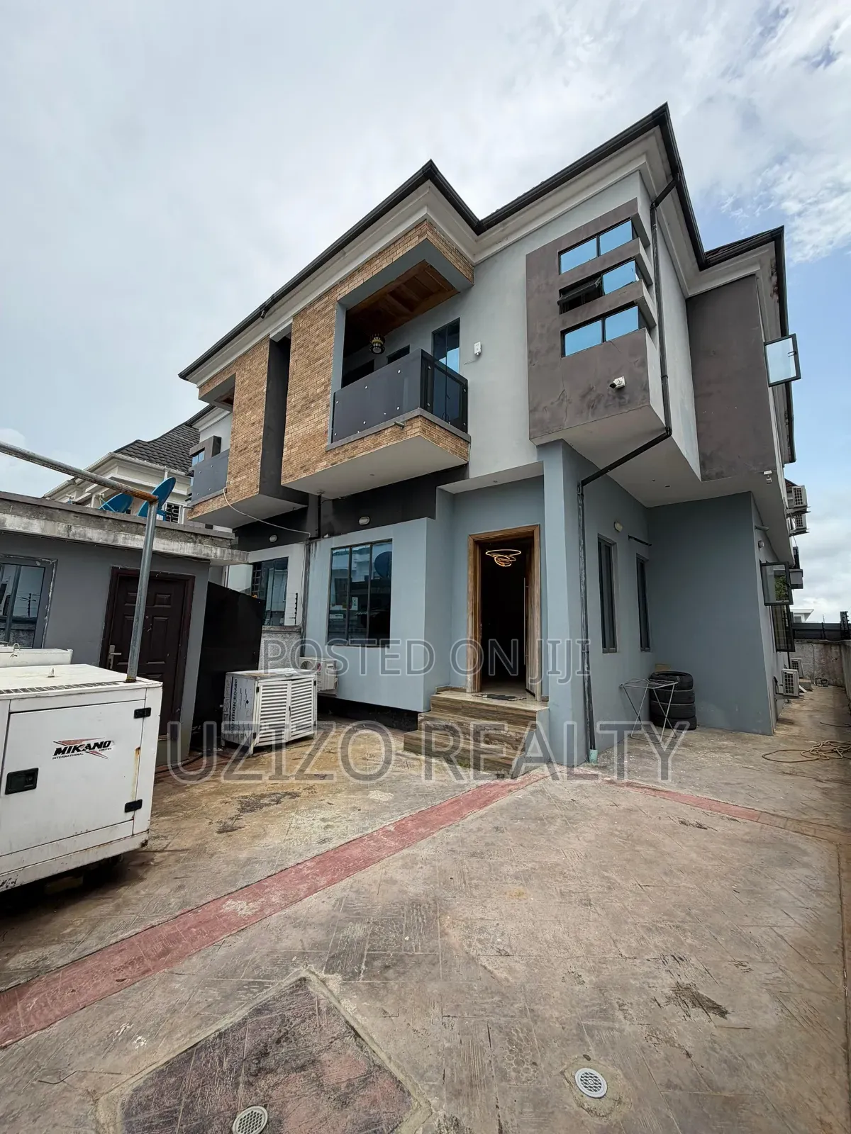 Furnished 4bdrm Duplex in Vgc Harris Drive for sale