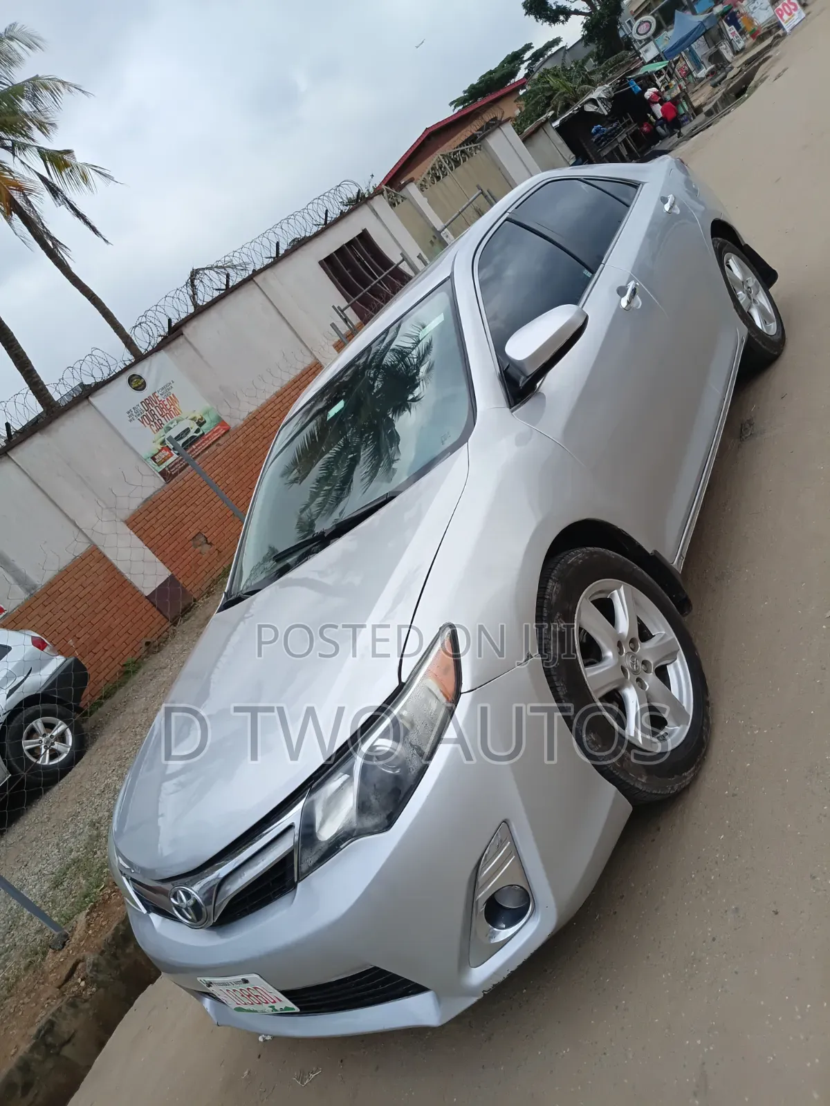 Toyota Camry XLE V6 4dr Sedan (3.5L 6cyl 6A) 2013 Silver