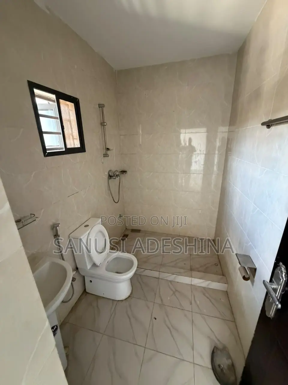 4bdrm Townhouse/Terrace in Guzape Main,Fct for sale