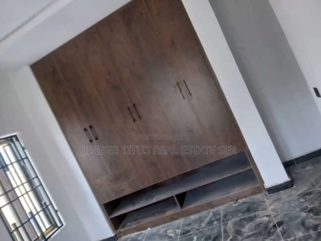 4bdrm Townhouse / Terrace in Untarred Road, Katampe (Main) for rent