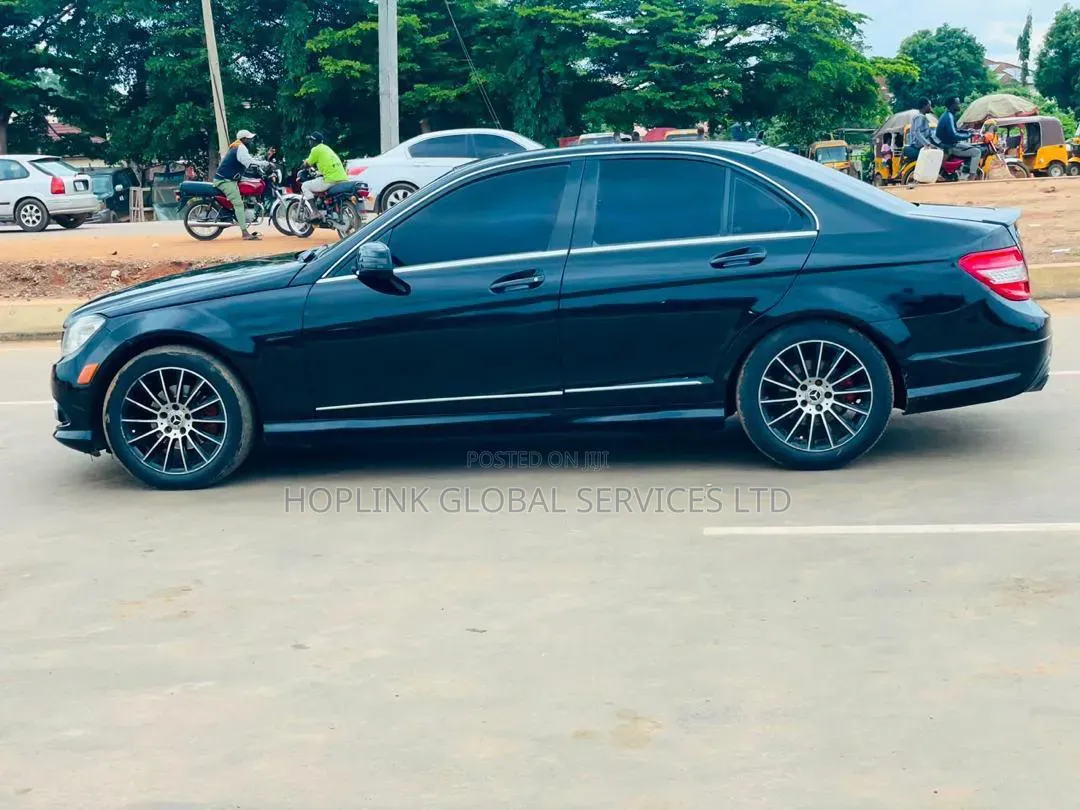 Mercedes-Benz C300 2010 Black