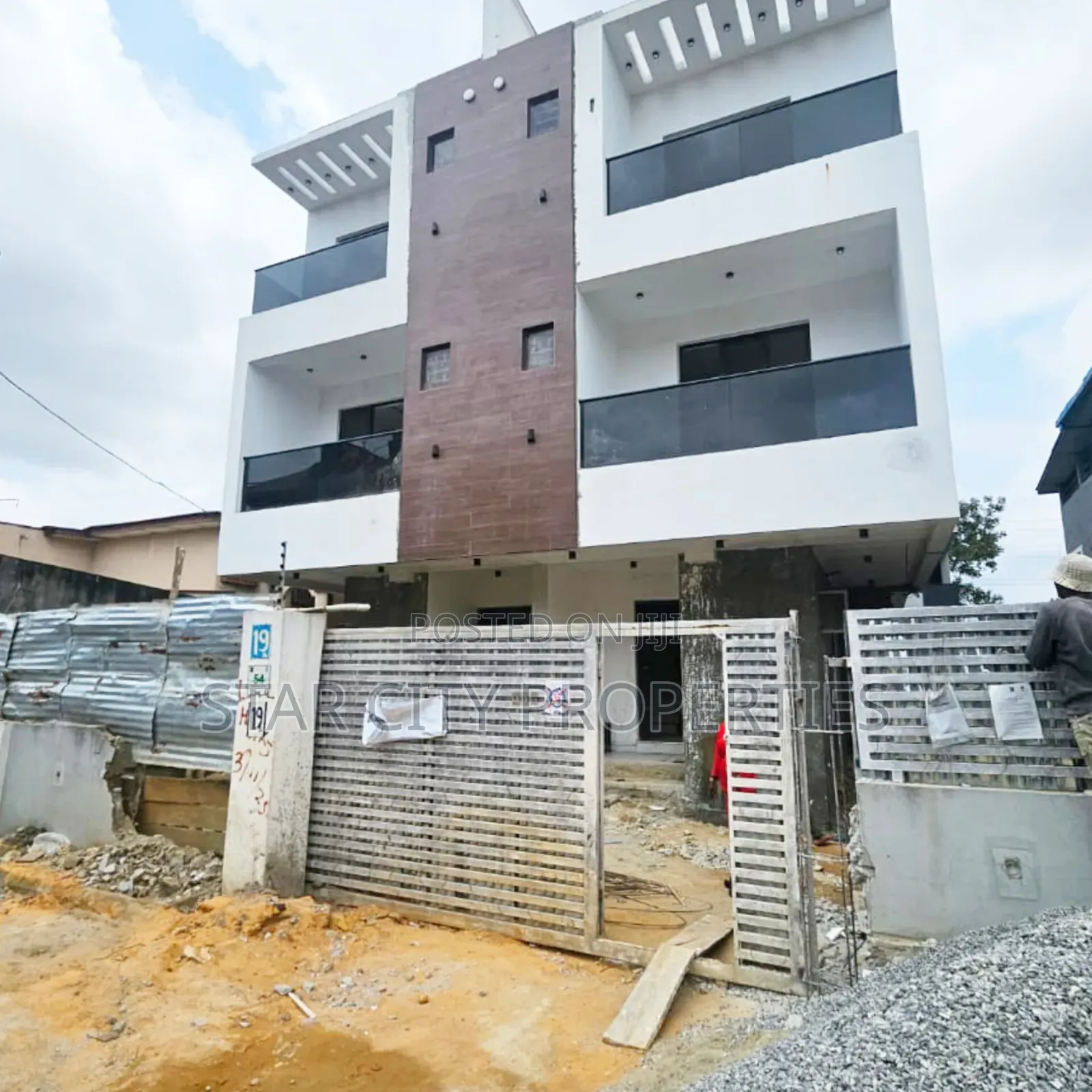 4bdrm House in Ikeja Lagos, Adeniyi Jones for sale