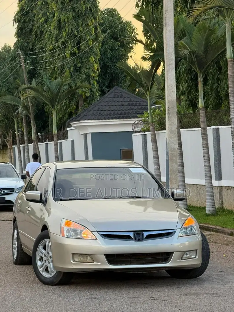 Honda Accord 2006 Gold