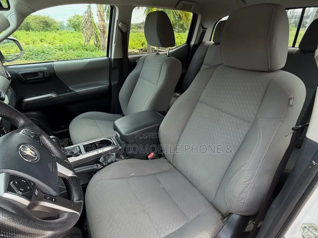 Toyota Tacoma 2020 White