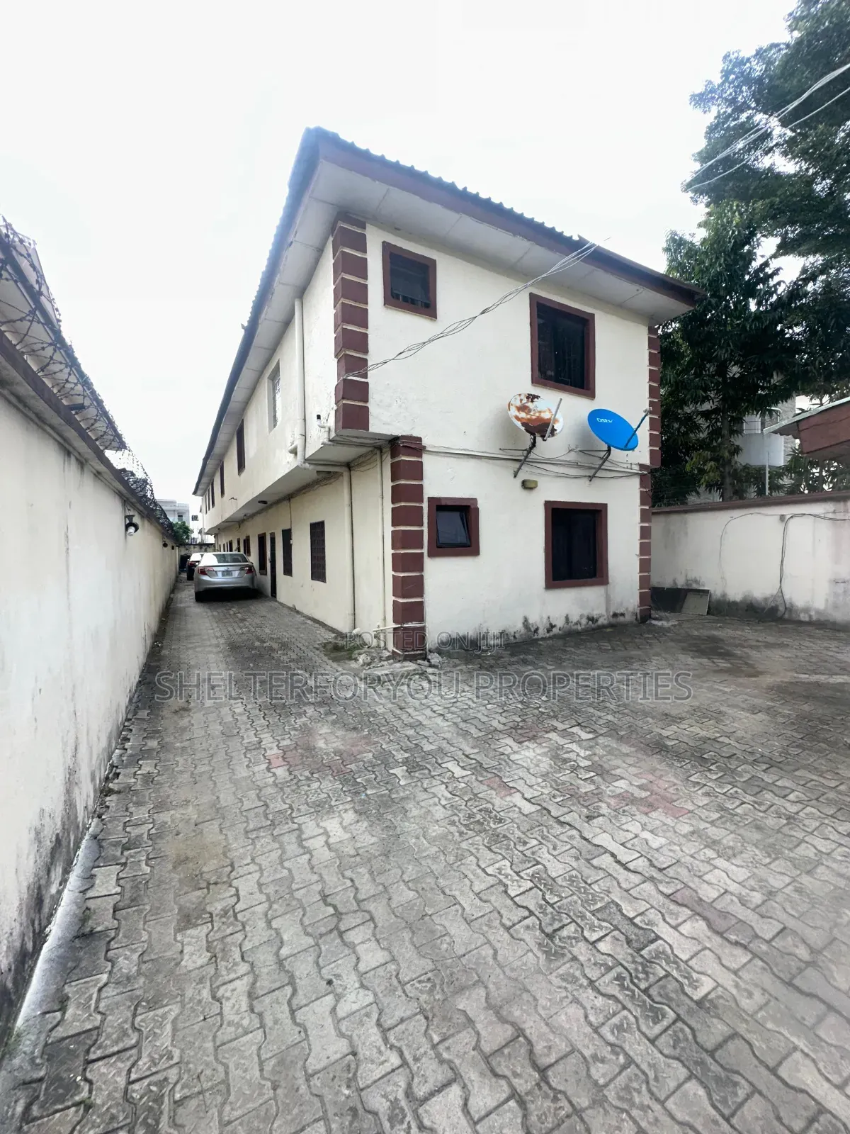 2bdrm Apartment in Lekki Phase 1 for rent