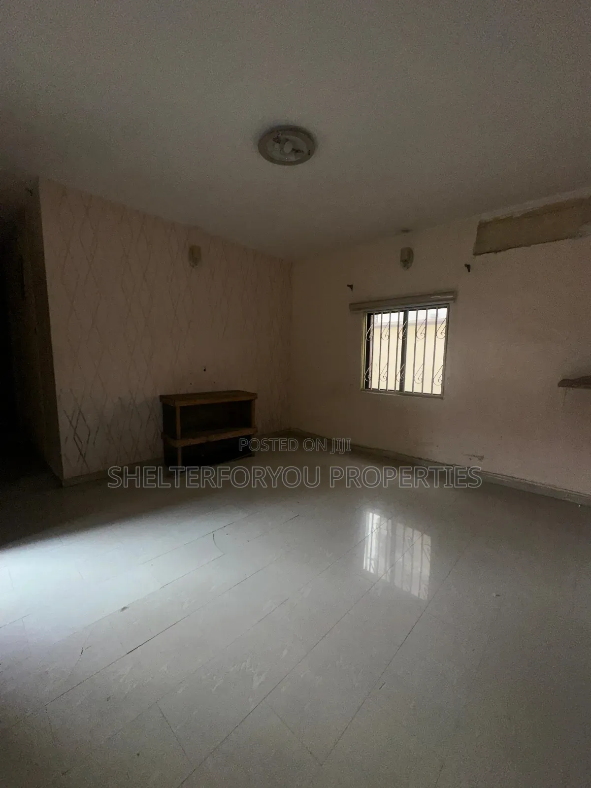 2bdrm Apartment in Lekki Phase 1 for rent