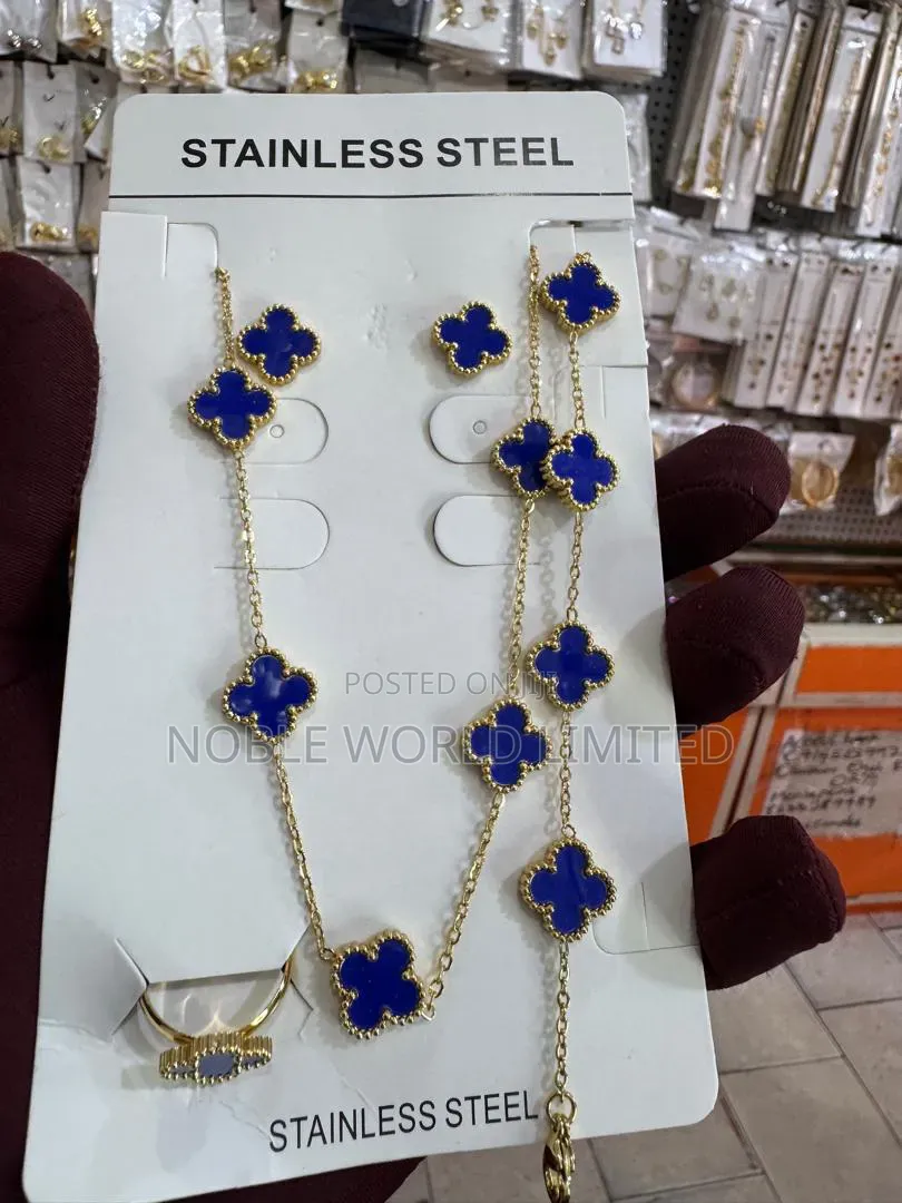 Stunning Jewelry Set