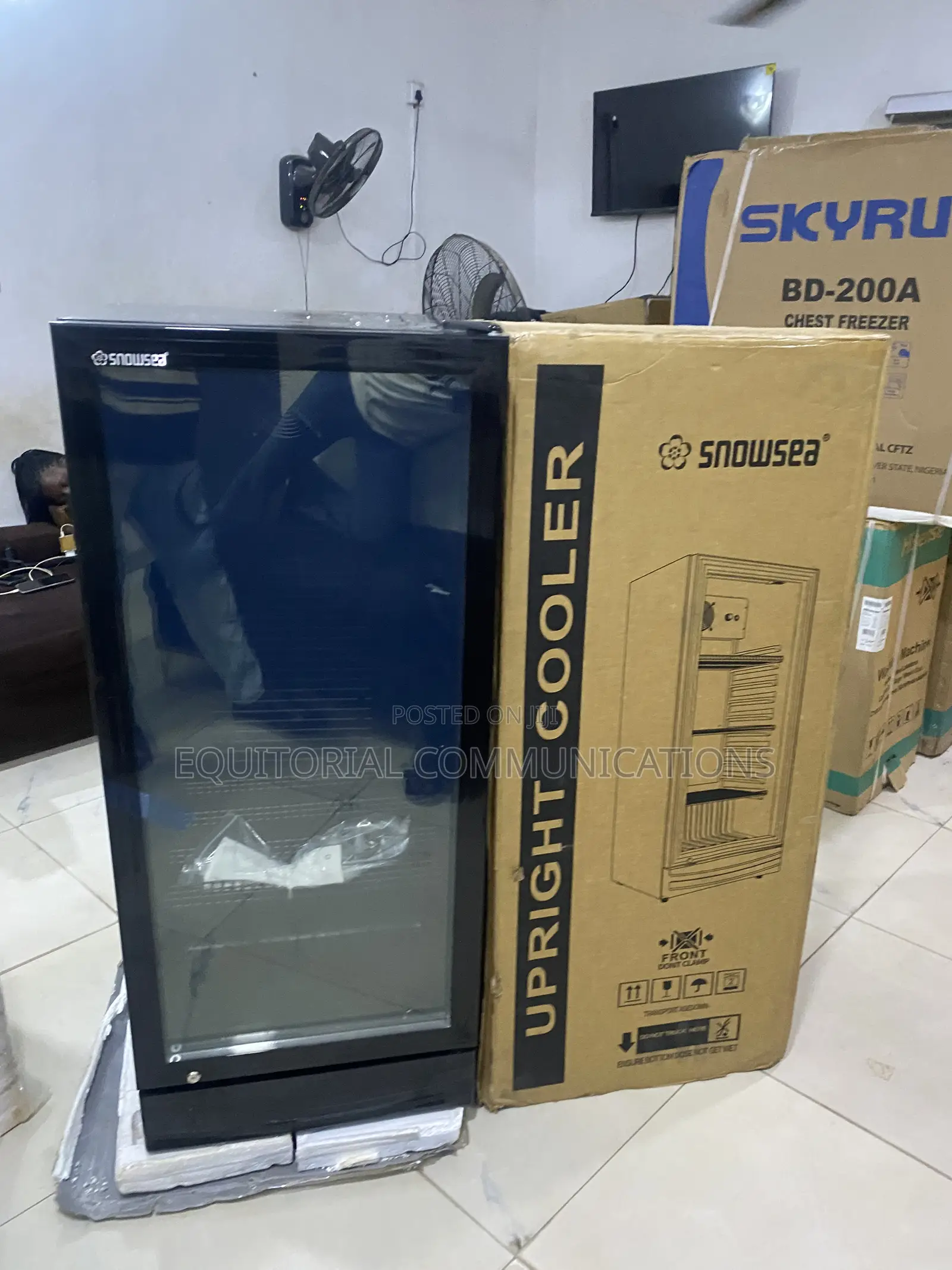 Snowsea 270L Beverage Display Refrigerator for Supermarkets and Conven