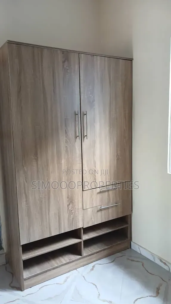 1bdrm Block of Flats in Royal Garden, Lakowe for rent
