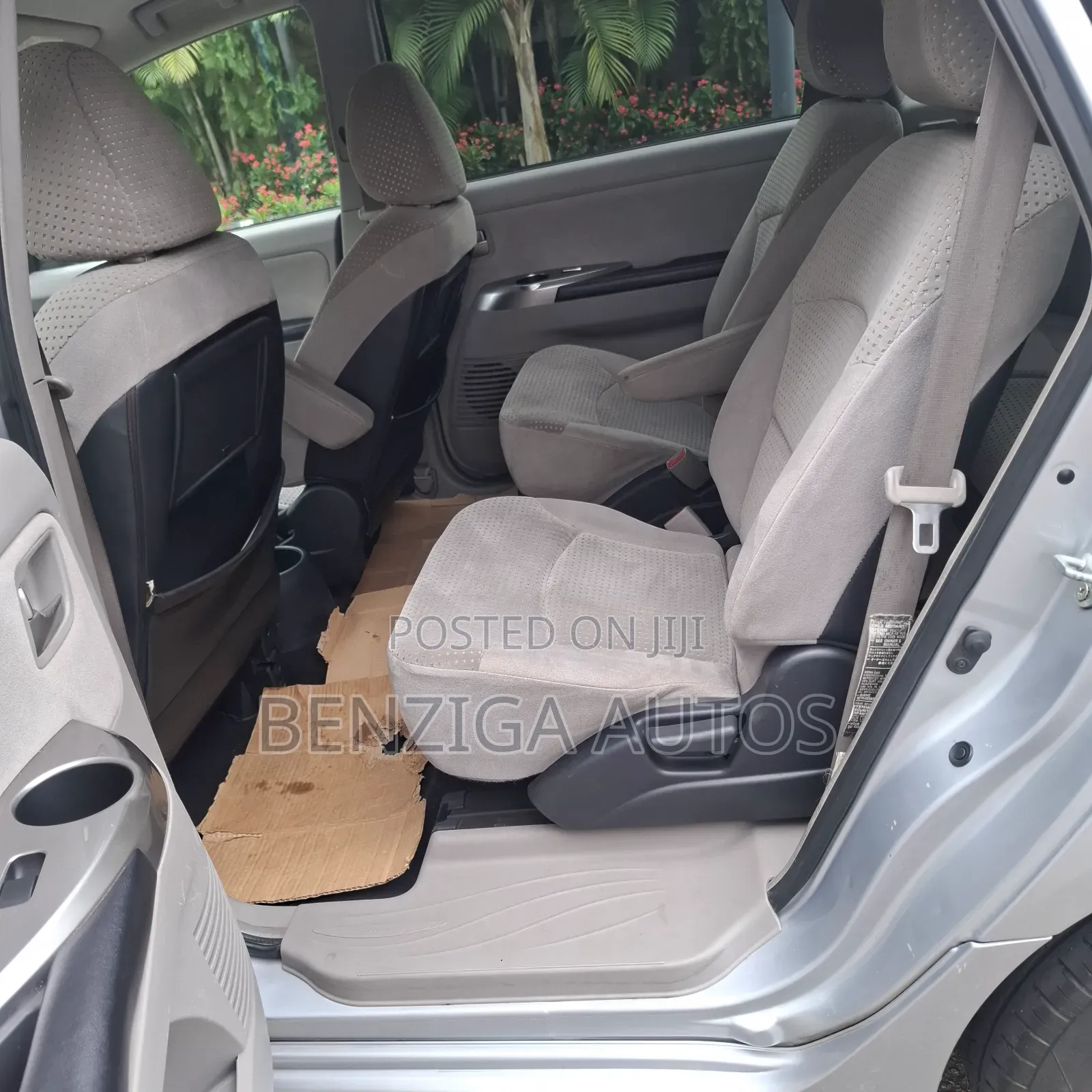 Mitsubishi Grandis 2005 Silver