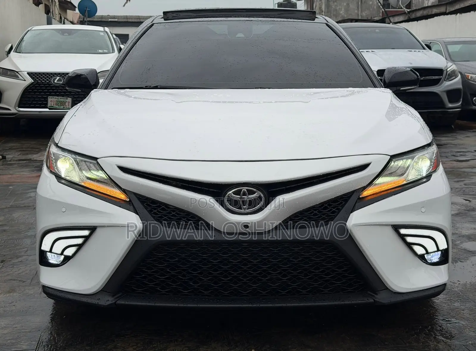 Toyota Camry 2019 White