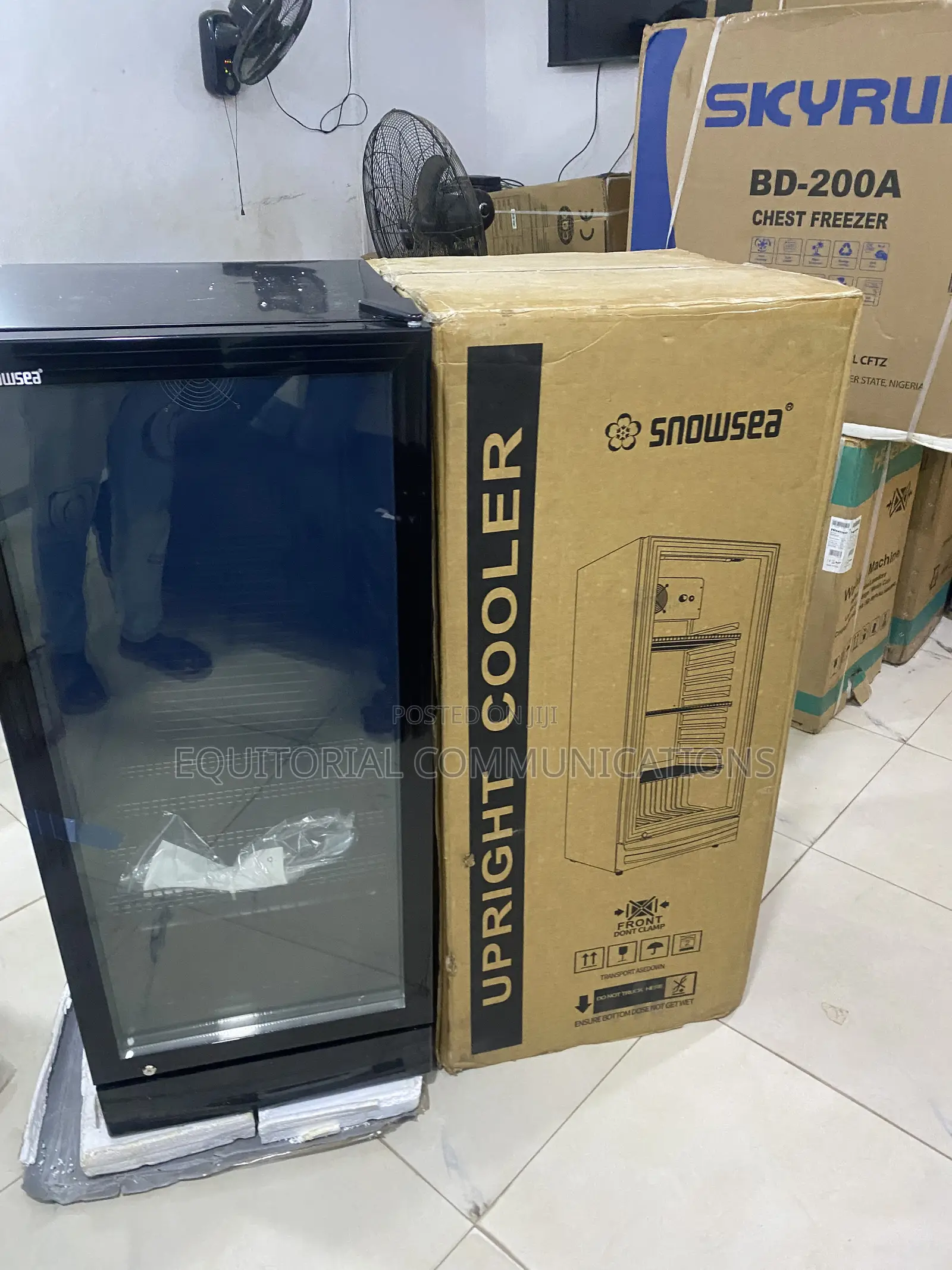 Snowsea 270L Upright Beverage Cooling Refrigerator for Commercial Reta
