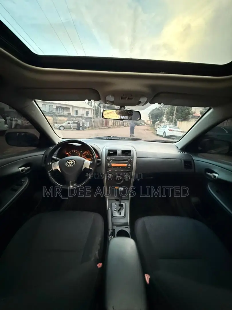 Toyota Corolla 2010 Gray