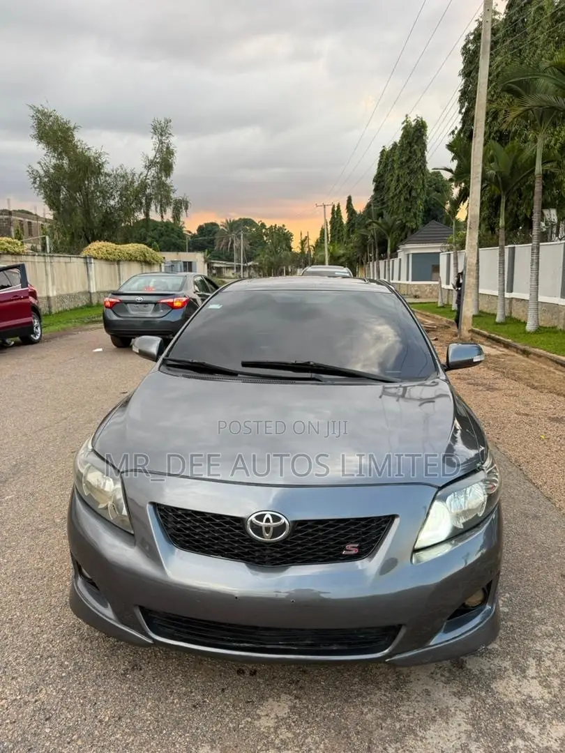 Toyota Corolla 2010 Gray
