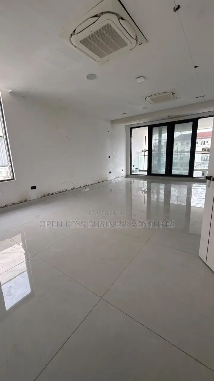 Furnished 5bdrm Duplex in Banana Island for sale