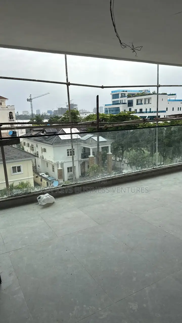 Furnished 5bdrm Duplex in Banana Island for sale
