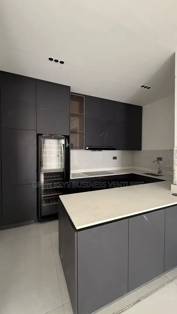 Furnished 5bdrm Duplex in Banana Island for sale