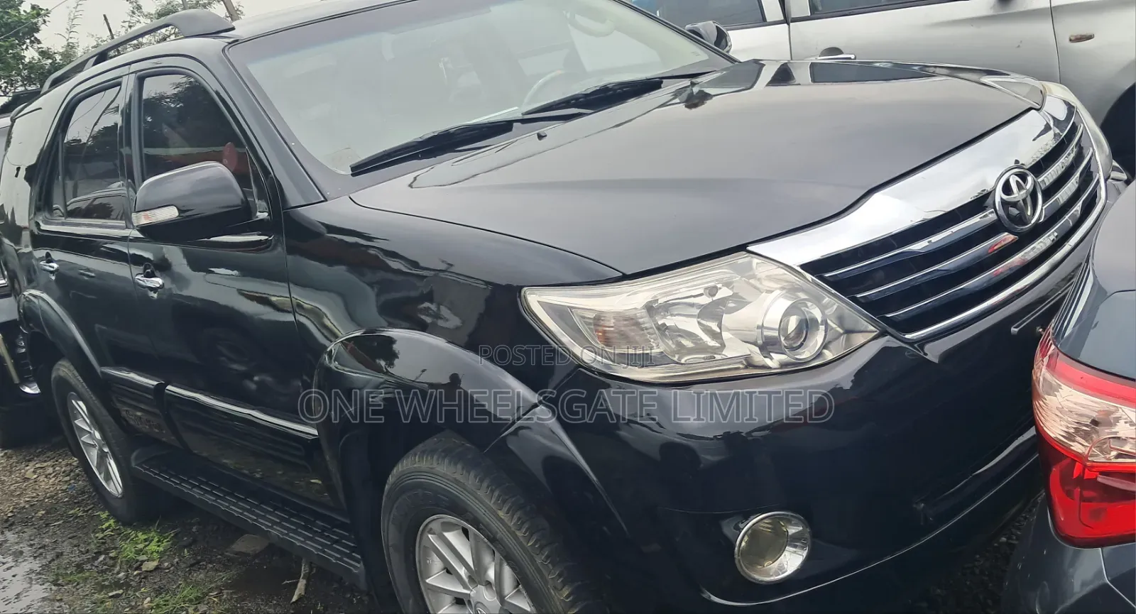 Toyota Fortuner 2.7 AWD 2013 Black