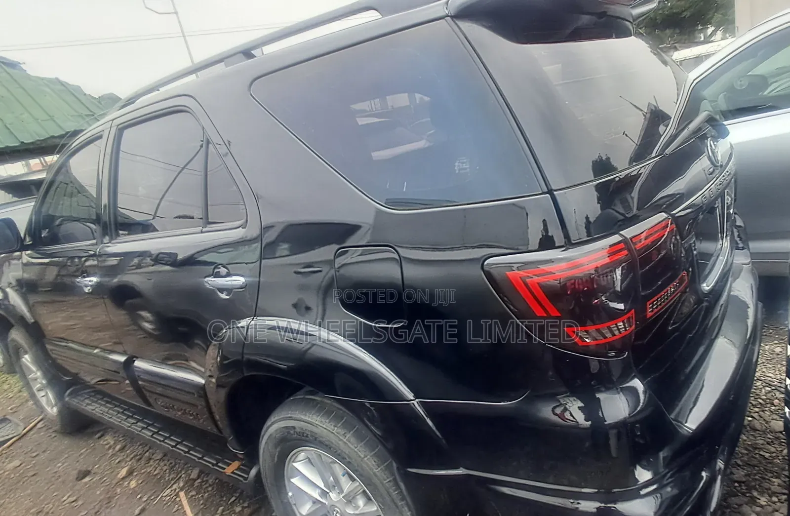 Toyota Fortuner 2.7 AWD 2013 Black