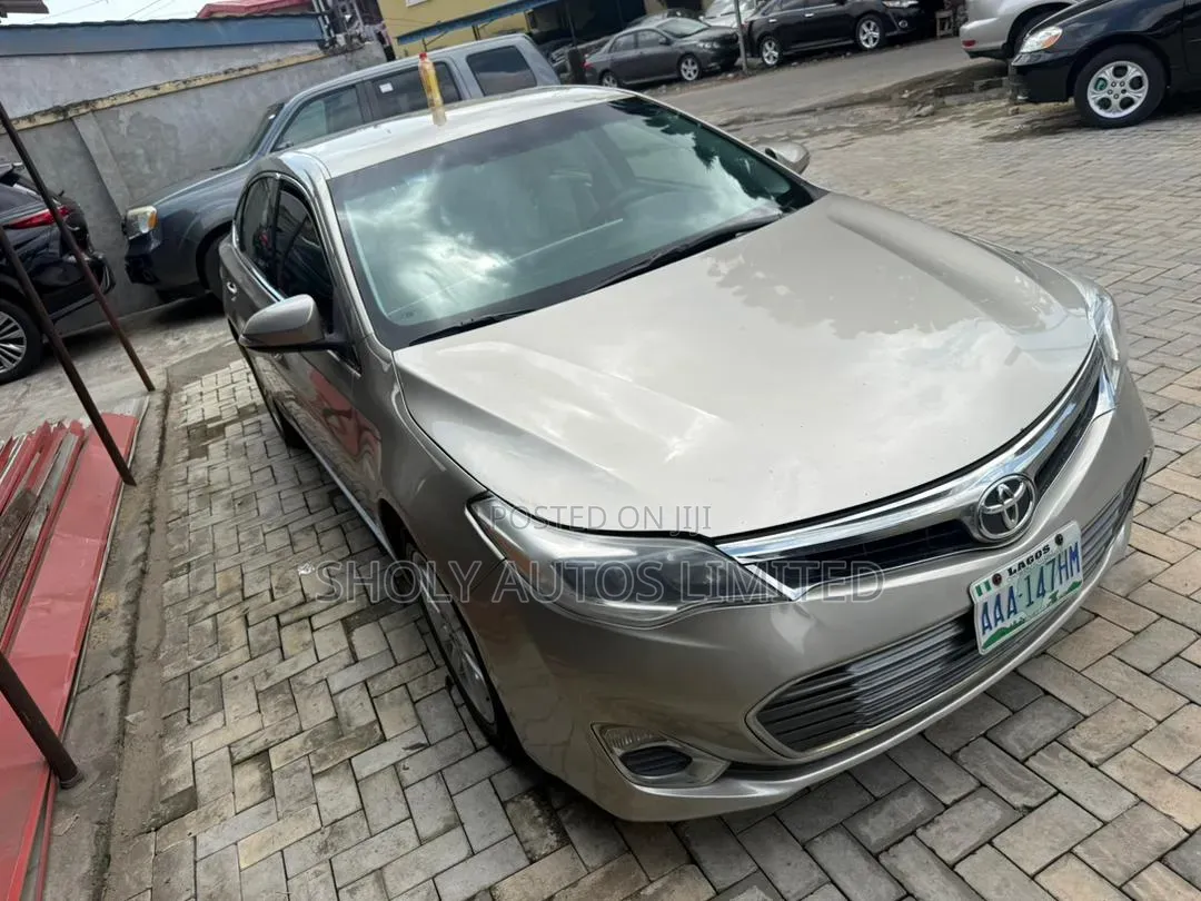 Toyota Avalon 2013 Gold
