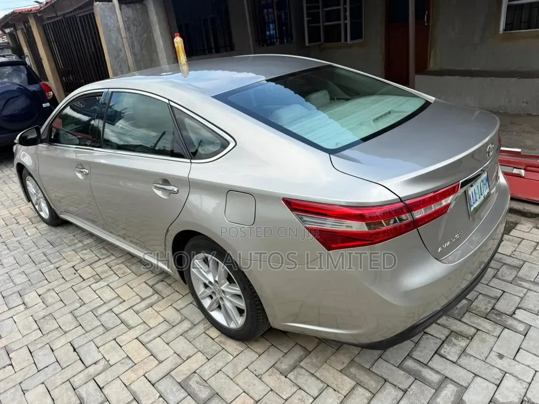Toyota Avalon 2013 Gold