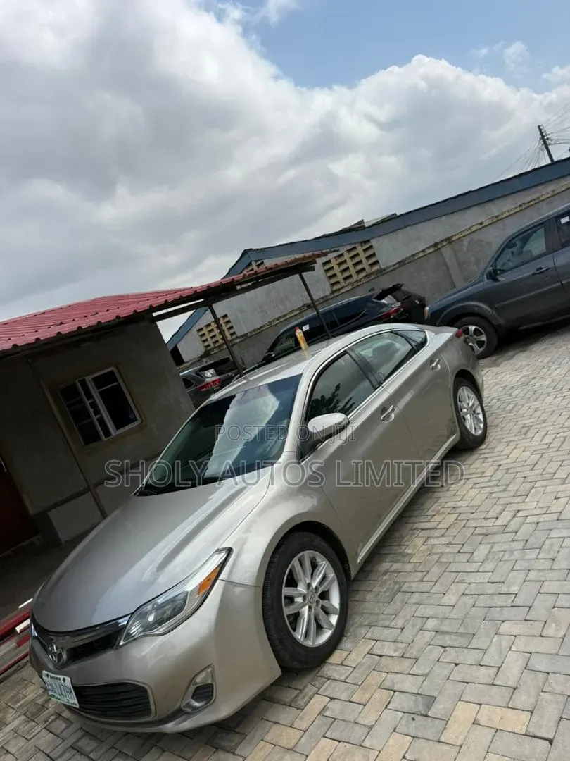 Toyota Avalon 2013 Gold
