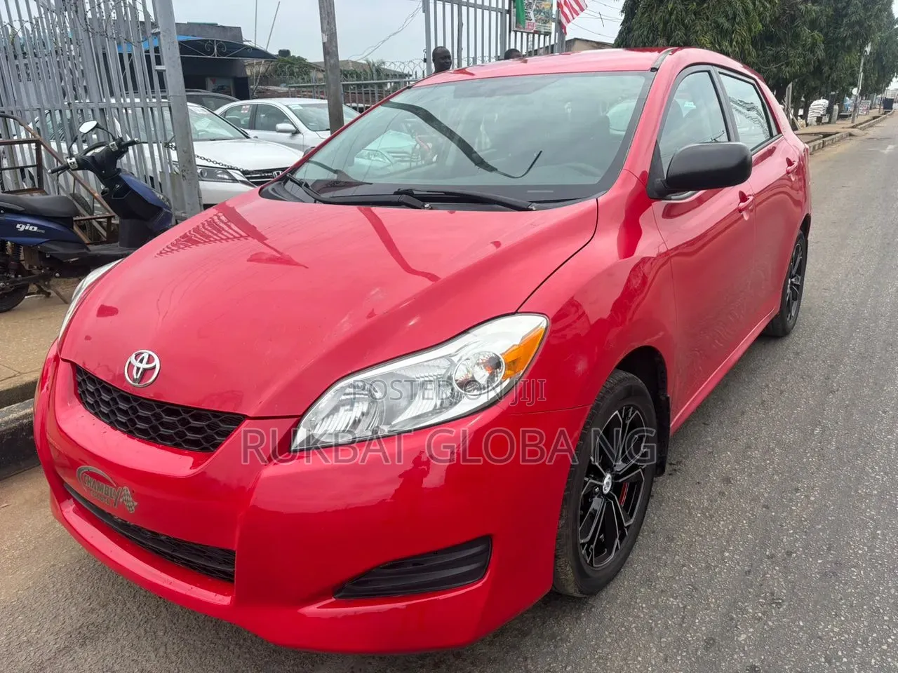 Toyota Matrix Hatchback FWD (1.8L 4cyl 5M) 2010 Red
