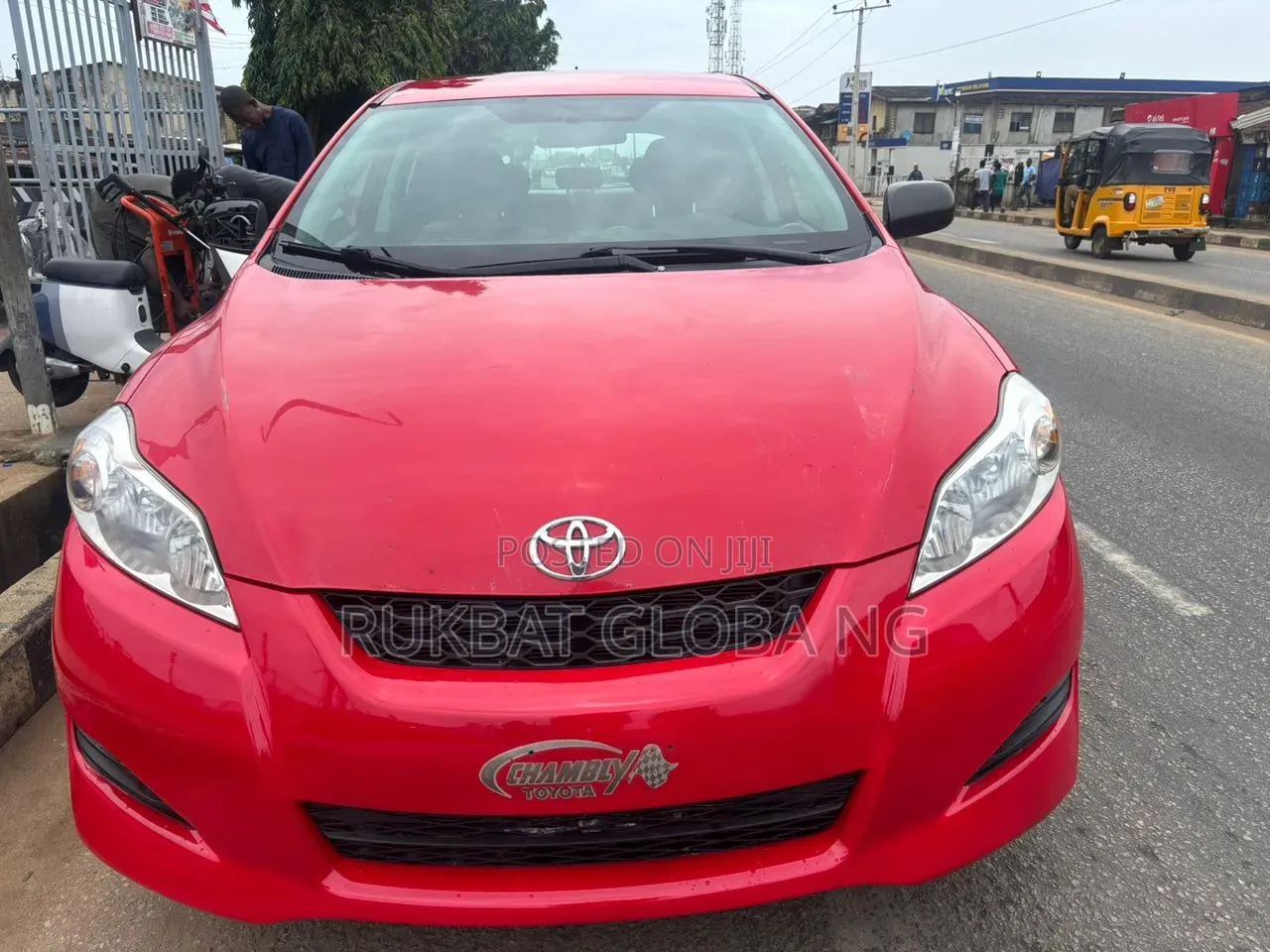 Toyota Matrix Hatchback FWD (1.8L 4cyl 5M) 2010 Red