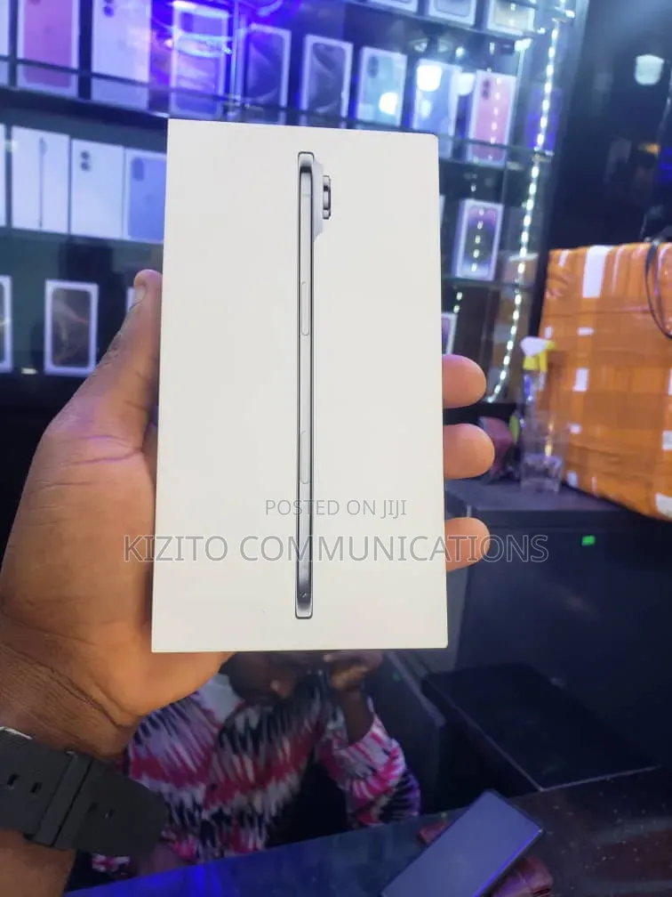 New Apple iPhone Air 256 GB