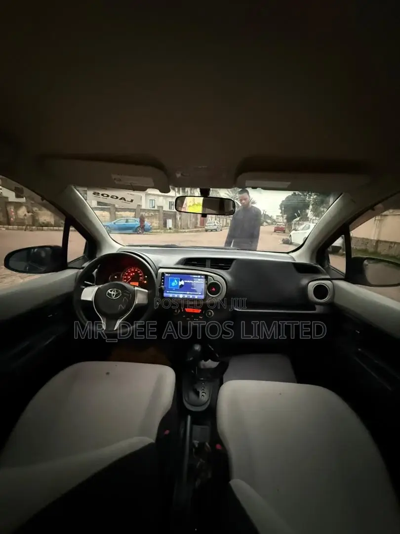 Toyota Yaris 2013 Gray