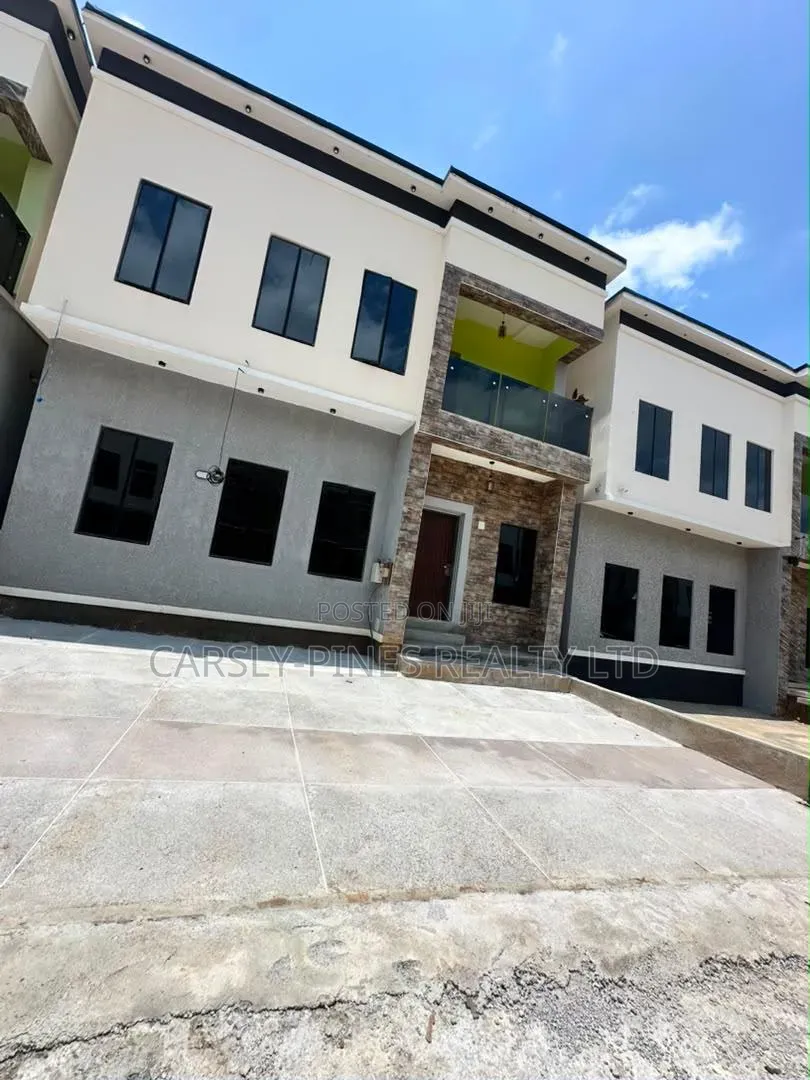 4bdrm Townhouse/Terrace in Kiami for sale