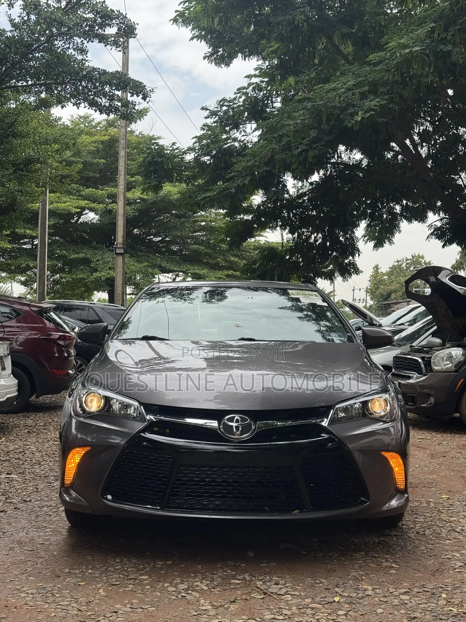 Toyota Camry SE 4dr Sedan (2.5L 4cyl 6A) 2015 Gray